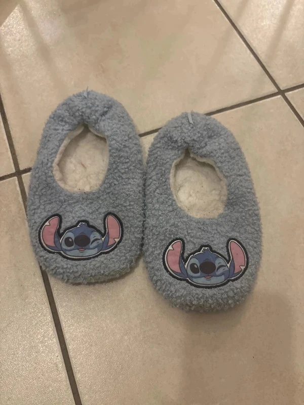 Chaussons Stitch tamanho 30/31 – photo 2